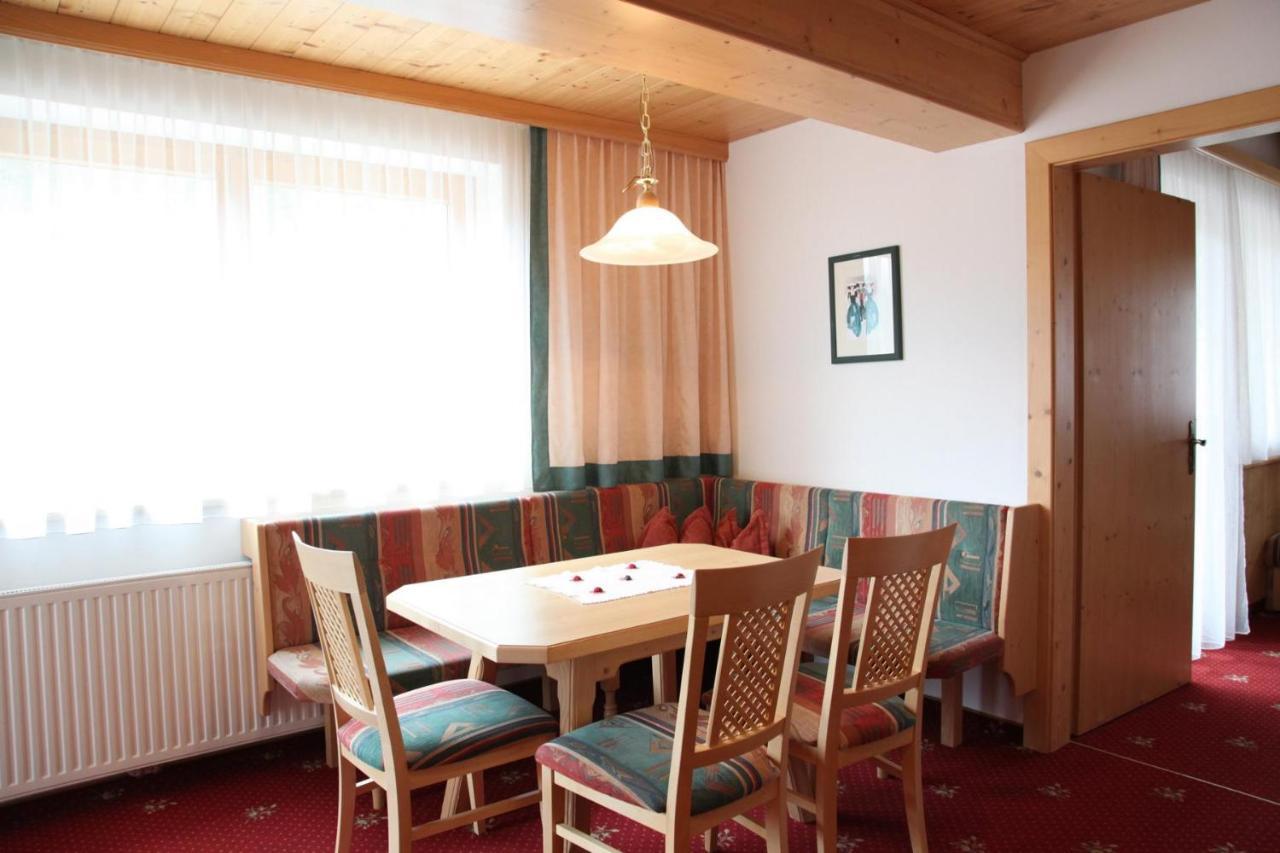 Hotel Pinzger トゥクス エクステリア 写真