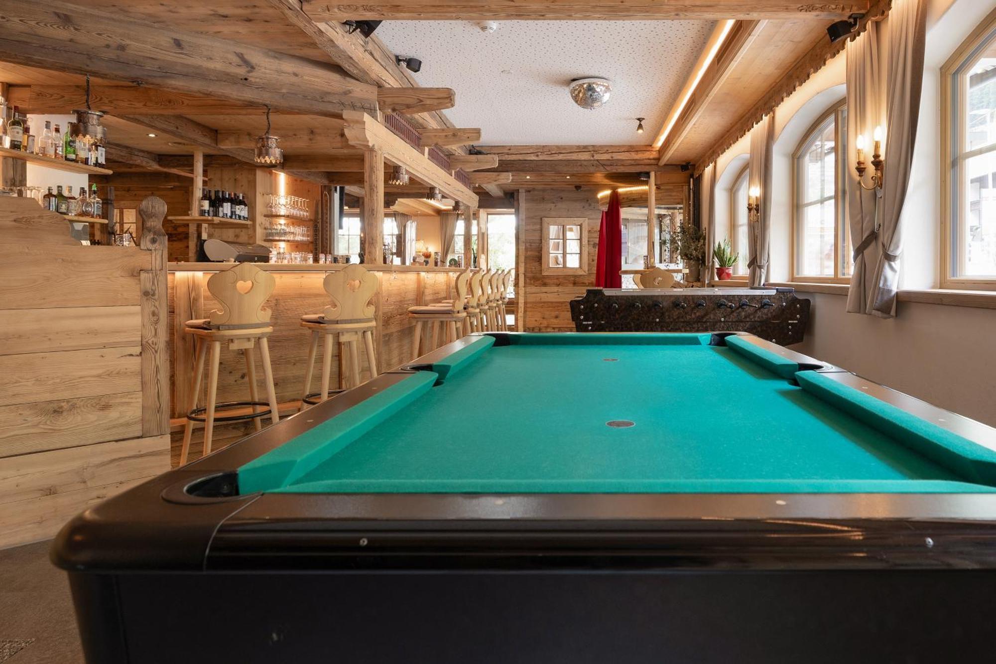 Hotel Pinzger トゥクス エクステリア 写真